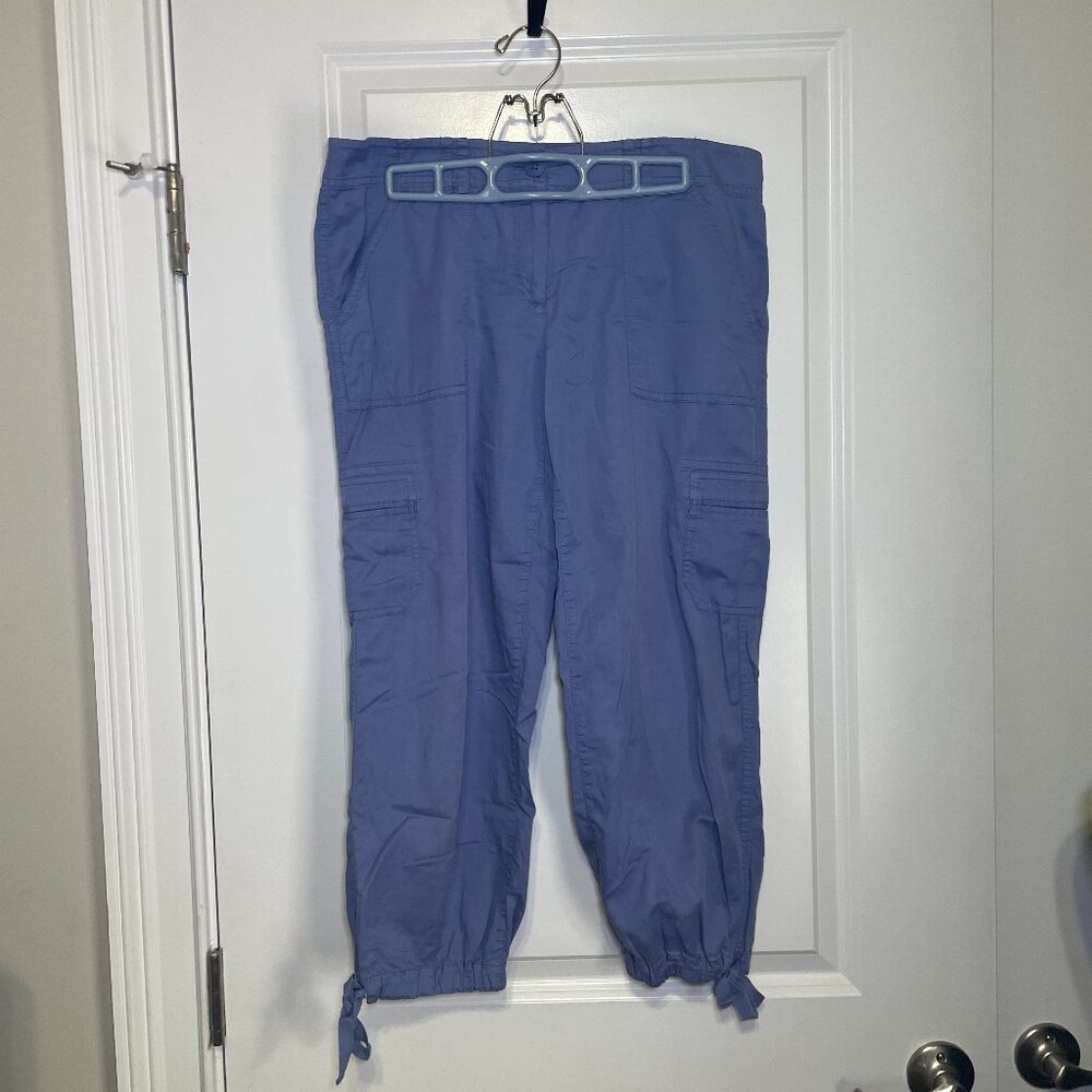 Women's Size 6 Tommy Bahama Blue/Purple Cotton Capris